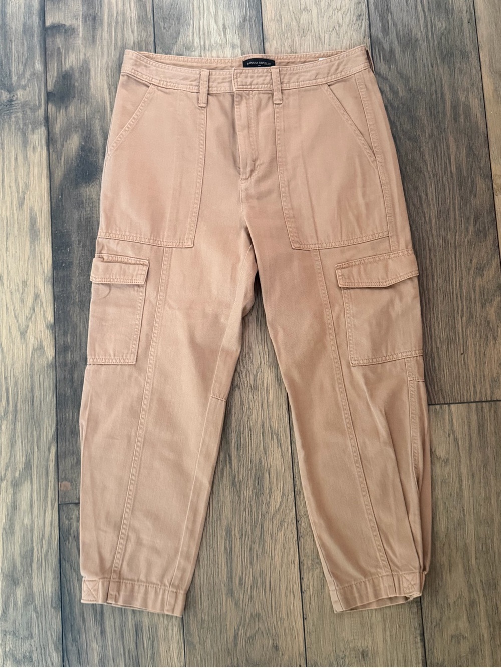 Banana Republic Women's Tapered Utility Pants Cargo Pants in Iced Latte Sz 8 NEW